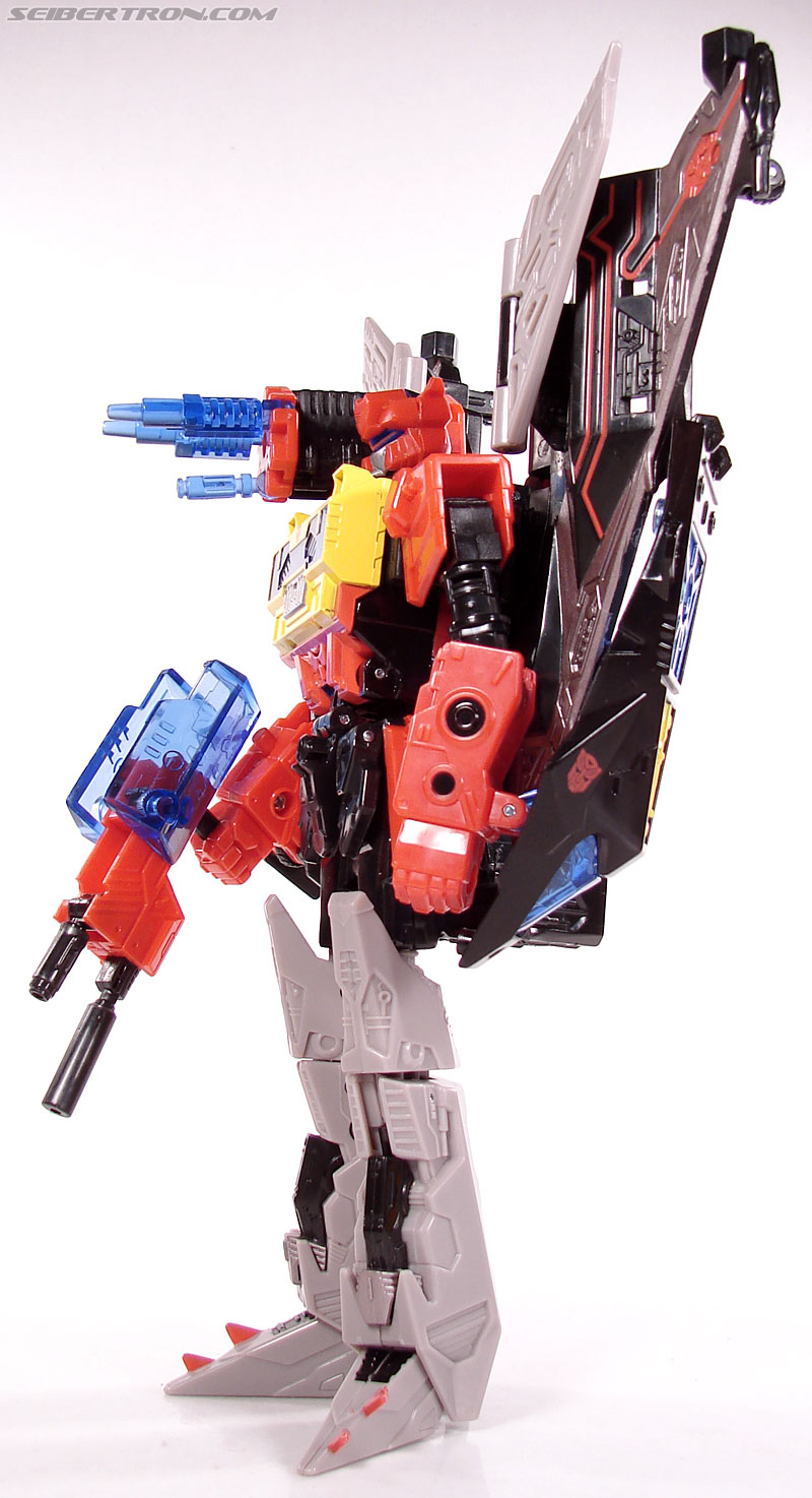 Transformers Universe - Classics 2.0 Blaster (Image #75 of 132)