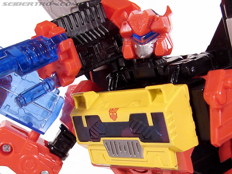 Transformers Universe - Classics 2.0 Blaster (Image #90 of 132)