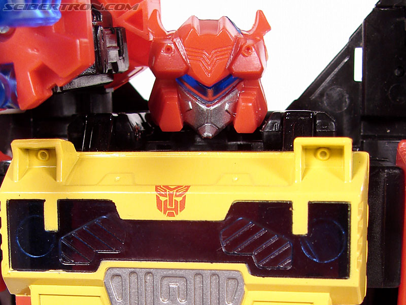 Transformers Universe - Classics 2.0 Blaster (Image #119 of 132)