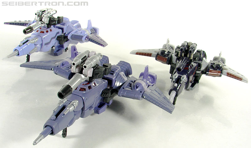 Transformers Universe - Classics 2.0 Cyclonus (Challenge at Cybertron) (Image #51 of 155)