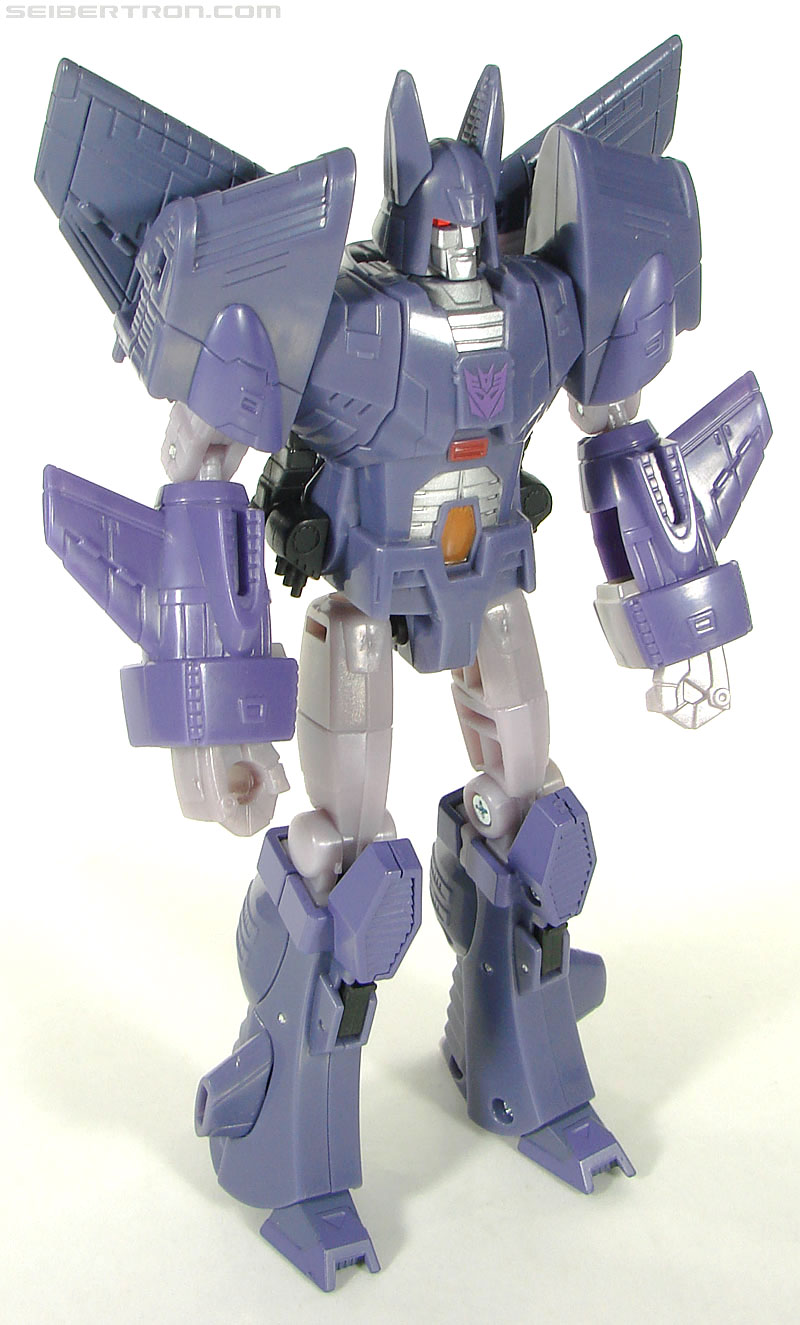 Transformers Universe - Classics 2.0 Cyclonus (Challenge at Cybertron) (Image #81 of 155)