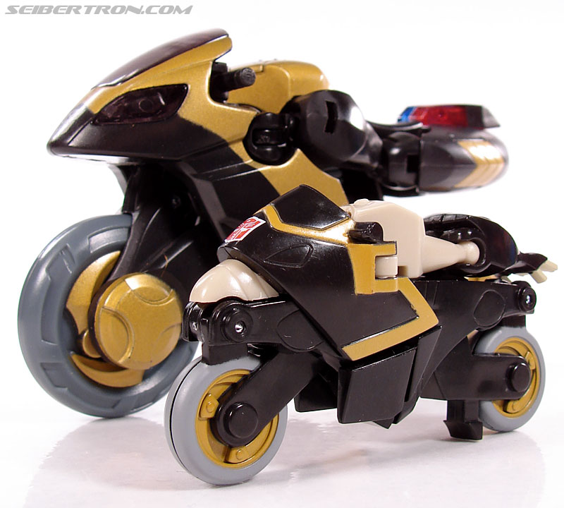 Transformers Universe - Classics 2.0 Prowl (Image #26 of 54)