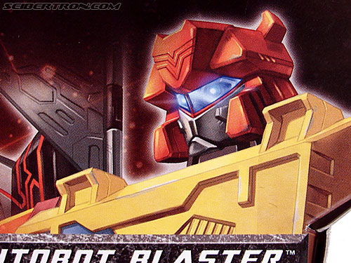 Transformers Universe - Classics 2.0 Blaster (Image #8 of 132)