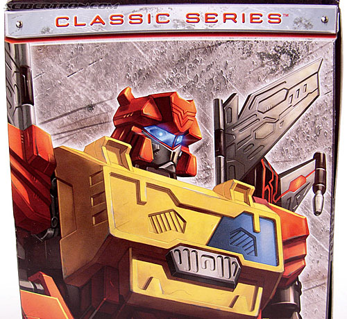 Transformers Universe - Classics 2.0 Blaster (Image #15 of 132)