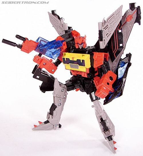 Transformers Universe - Classics 2.0 Blaster (Image #85 of 132)