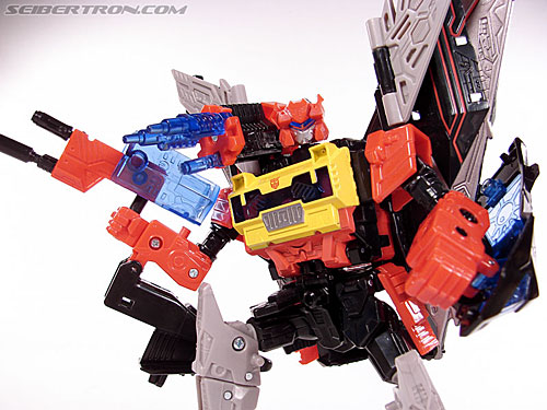 Transformers Universe - Classics 2.0 Blaster (Image #86 of 132)