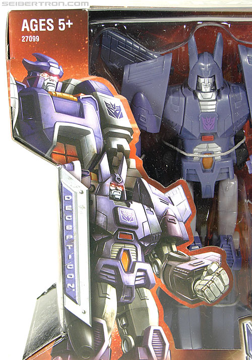 Transformers Universe - Classics 2.0 Cyclonus (Challenge at Cybertron) (Image #7 of 155)