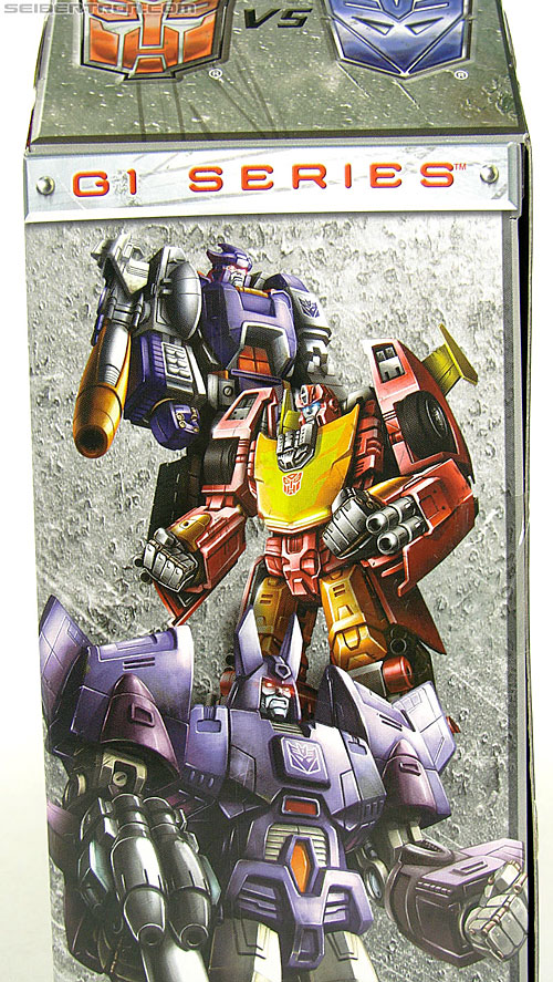 Transformers Universe - Classics 2.0 Cyclonus (Challenge at Cybertron) (Image #21 of 155)