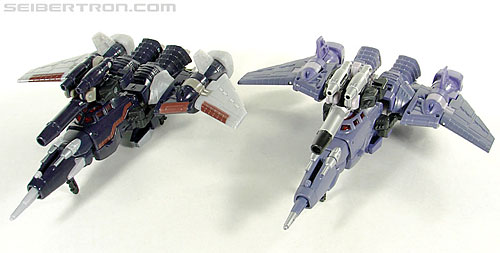 Transformers Universe - Classics 2.0 Cyclonus (Challenge at Cybertron) (Image #44 of 155)