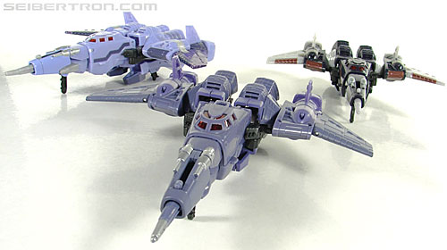 Transformers Universe - Classics 2.0 Cyclonus (Challenge at Cybertron) (Image #59 of 155)