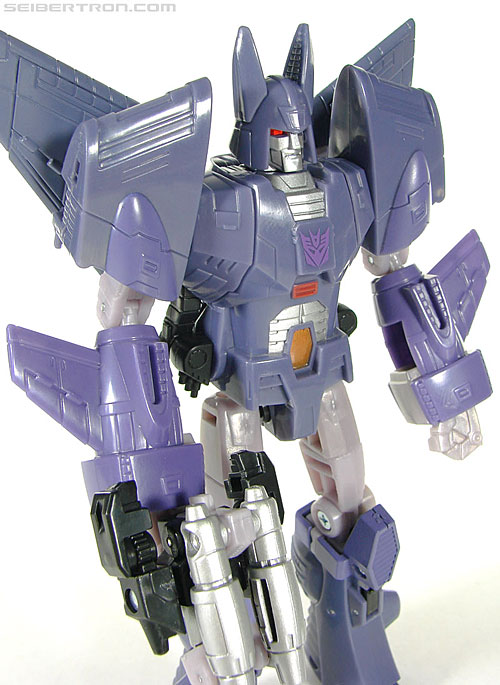 Transformers Universe - Classics 2.0 Cyclonus (Challenge at Cybertron) (Image #85 of 155)