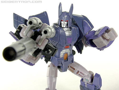 Transformers Universe - Classics 2.0 Cyclonus (Challenge at Cybertron) (Image #124 of 155)