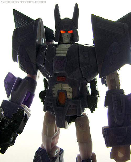 Transformers Universe - Classics 2.0 Cyclonus (Challenge at Cybertron) (Image #138 of 155)