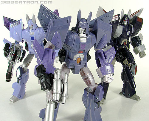 Transformers Universe - Classics 2.0 Cyclonus (Challenge at Cybertron) (Image #151 of 155)