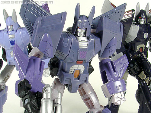 Transformers Universe - Classics 2.0 Cyclonus (Challenge at Cybertron) (Image #152 of 155)