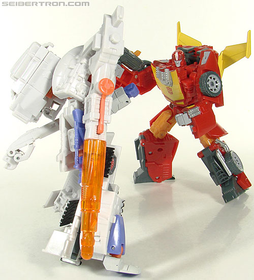 Transformers Universe - Classics 2.0 Rodimus (Challenge At Cybertron) (Image #105 of 119)