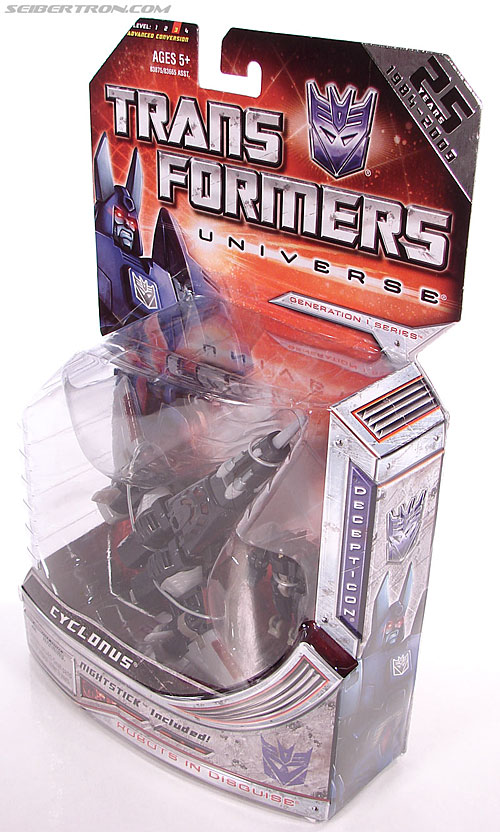 Transformers Universe - Classics 2.0 Cyclonus (Image #30 of 195)