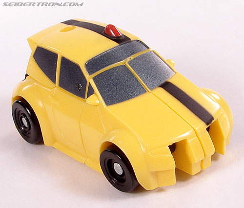 Transformers Universe - Classics 2.0 Bumblebee (Image #12 of 52)
