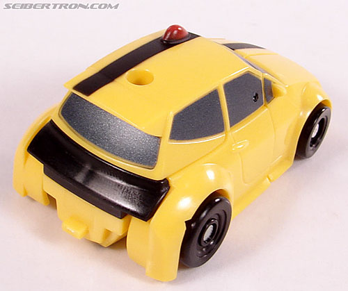 Transformers Universe - Classics 2.0 Bumblebee (Image #14 of 52)