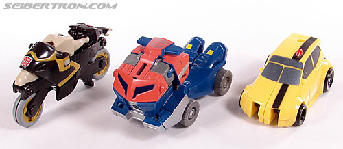 Transformers Universe - Classics 2.0 Bumblebee (Image #24 of 52)
