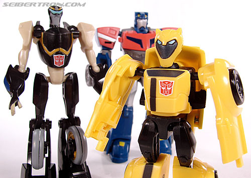 Transformers Universe - Classics 2.0 Bumblebee (Image #47 of 52)