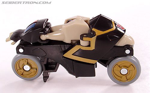 Transformers Universe - Classics 2.0 Prowl (Image #14 of 54)