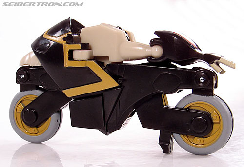 Transformers Universe - Classics 2.0 Prowl (Image #19 of 54)