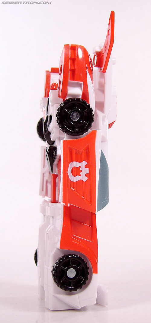 Transformers Universe - Classics 2.0 Red Alert (Image #73 of 83)