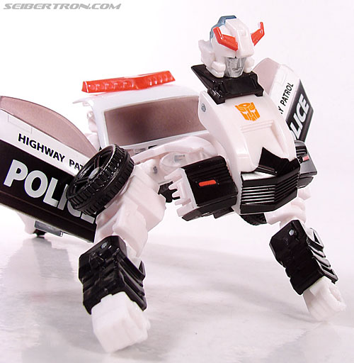 Transformers Universe - Classics 2.0 Prowl (Image #63 of 138)
