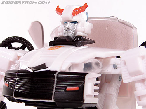 Transformers Universe - Classics 2.0 Prowl (Image #78 of 138)