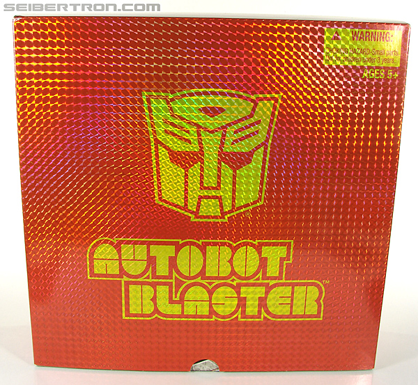 Transformers Universe - Classics 2.0 Blaster (Image #1 of 210)