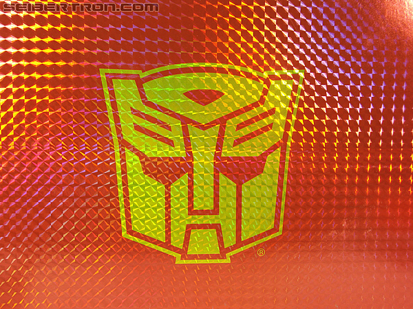 Transformers Universe - Classics 2.0 Blaster (Image #10 of 210)