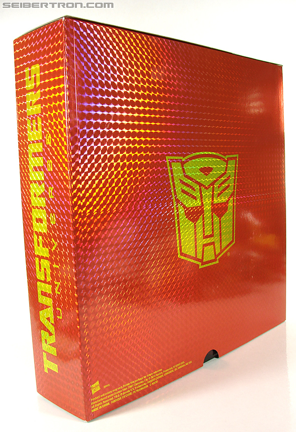 Transformers Universe - Classics 2.0 Blaster (Image #12 of 210)