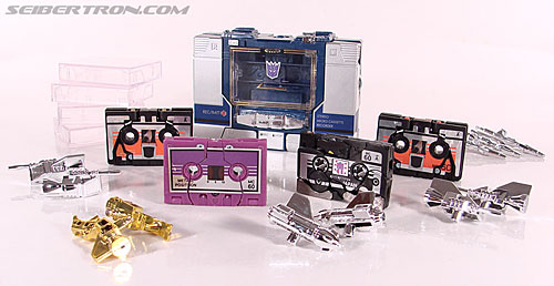 Transformers Universe - Classics 2.0 Soundwave (Reissue) (Image #47 of 114)