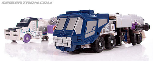 Transformers Universe - Classics 2.0 Tankor (Octane) (Image #70 of 147)