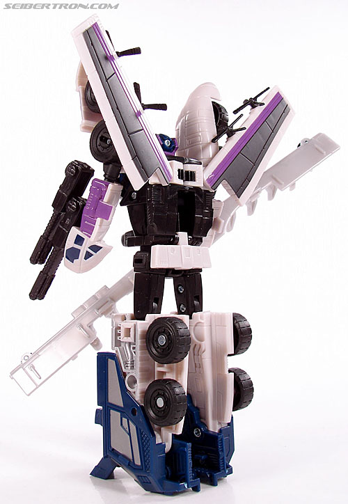 Transformers Universe - Classics 2.0 Tankor (Octane) (Image #89 of 147)