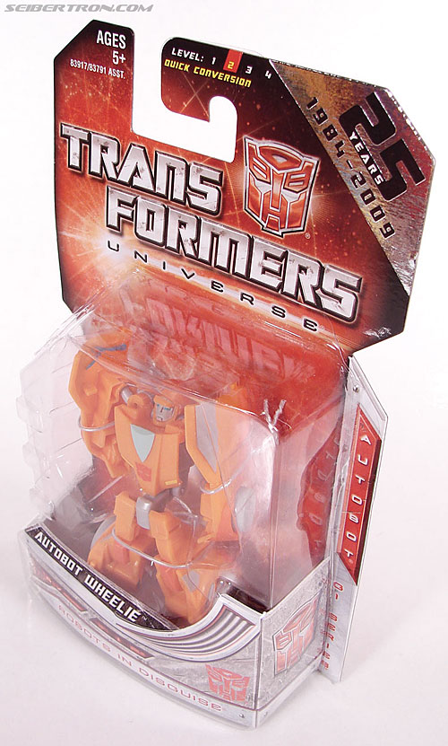 Transformers Universe - Classics 2.0 Wheelie (Image #10 of 75)