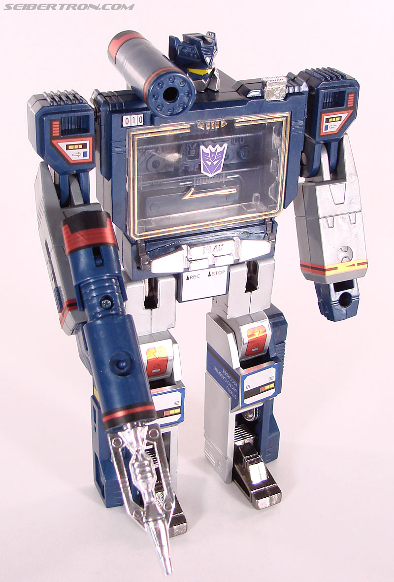 Transformers best sale universe soundwave