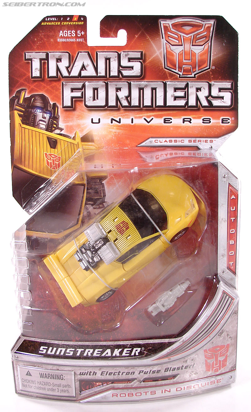 Transformers Universe - Classics 2.0 Sunstreaker (Image #1 of 140)