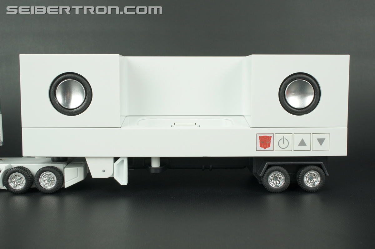 Transformers Music Label Convoy iPod Docking Bay (Image #66 of 190)