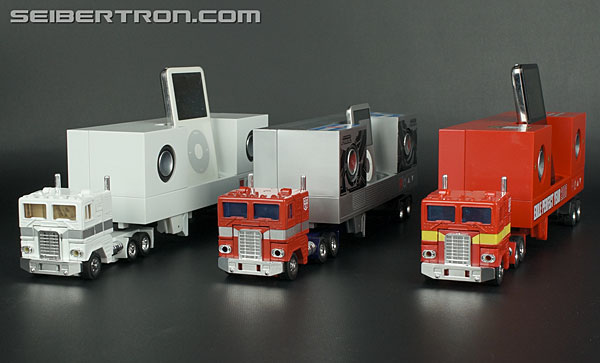 Transformers Music Label Exile Perfect Year 2008 Convoy iPod Docking Bay (Image #65 of 170)