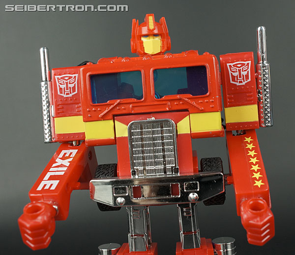 Transformers Music Label Exile Perfect Year 2008 Convoy iPod Docking Bay (Image #126 of 170)