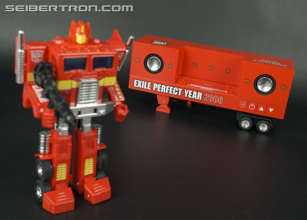 Transformers Music Label Exile Perfect Year 2008 Convoy iPod Docking Bay (Image #133 of 170)