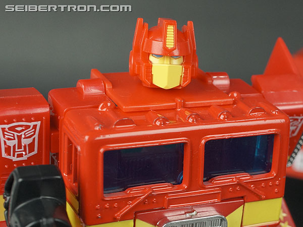 Transformers Music Label Exile Perfect Year 2008 Convoy iPod Docking Bay (Image #137 of 170)