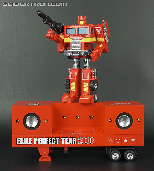 Transformers Music Label Exile Perfect Year 2008 Convoy iPod Docking Bay (Image #141 of 170)