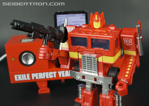 Transformers Music Label Exile Perfect Year 2008 Convoy iPod Docking Bay (Image #143 of 170)