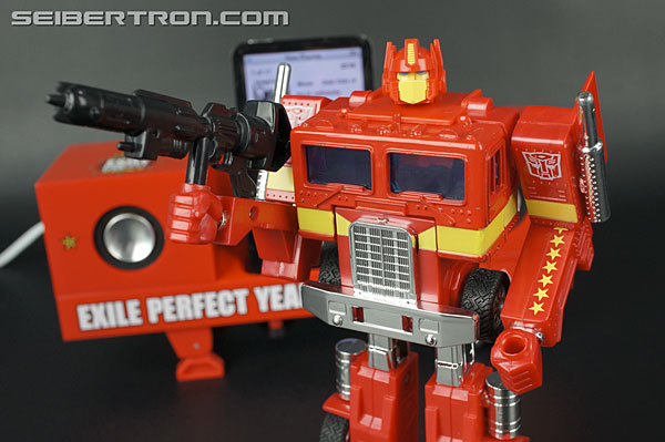 Transformers Music Label Exile Perfect Year 2008 Convoy iPod Docking Bay (Image #145 of 170)