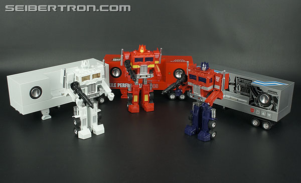 Transformers Music Label Exile Perfect Year 2008 Convoy iPod Docking Bay (Image #166 of 170)