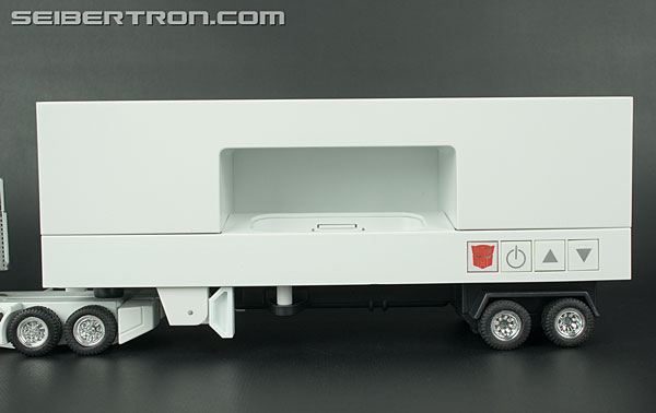 Transformers Music Label Convoy iPod Docking Bay (Image #48 of 190)