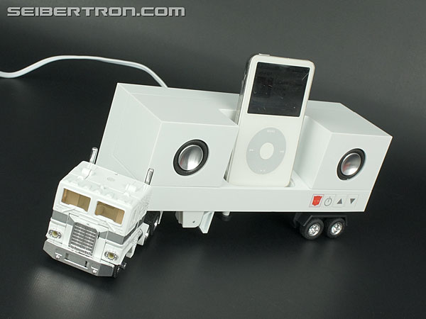 Transformers Music Label Convoy iPod Docking Bay (Image #69 of 190)